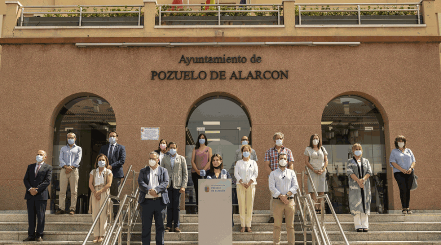 Minuto de silencio a las puertas del Ayuntamiento