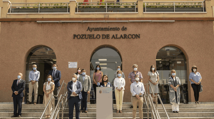 Minuto de silencio a las puertas del Ayuntamiento 