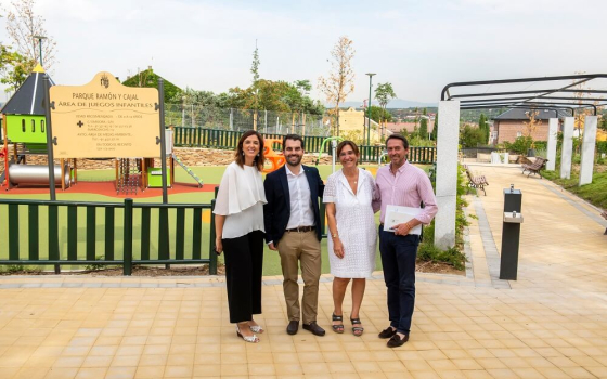 La alcaldesa, Susana Pérez Quislant, ha inaugurado esta nueva zona verde que se emplaza entre las calles Ramón y Cajal, Miguel Servet y Carretera de Húmera