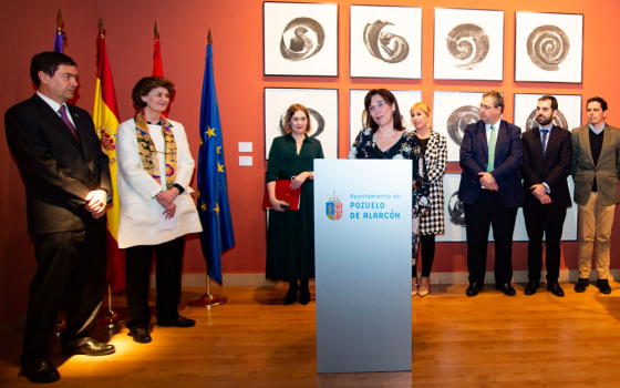 La alcaldesa, Susana Pérez Quislant, en la inauguración de la exposición de Martín Chirino