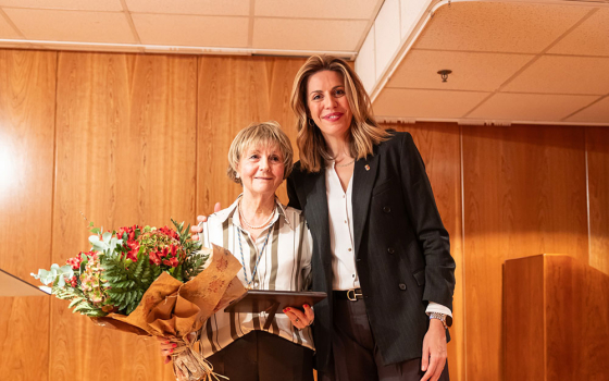 La alcaldesa de Pozuelo, Paloma Tejero junto a la cronista oficial de la Villa, Esperanza Morón