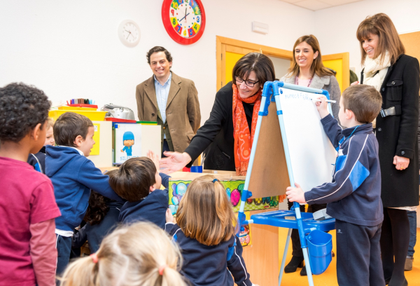 La alcaldesa visita la finalización de las obras del Colegio San José Obrero