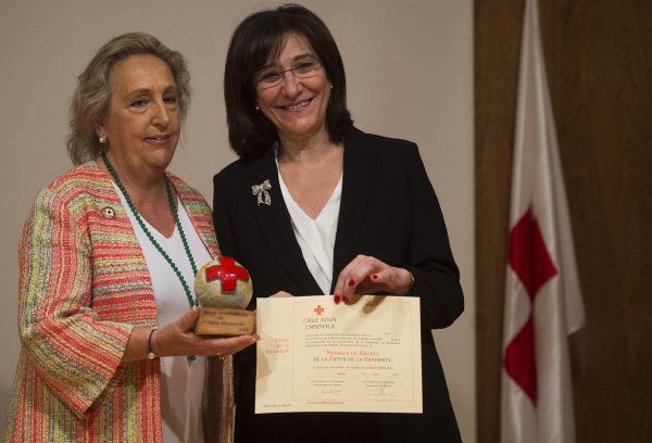 La alcaldesa con la presidenta de Cruz Roja