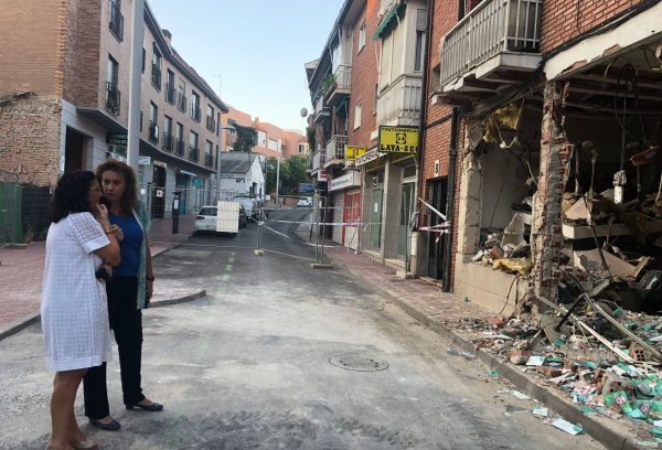Imagen de una de las visitas de la alcaldesa a la zona afectada