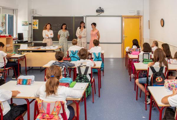 La alcaldesa en el colegio