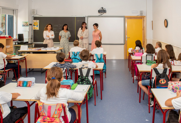 La alcaldesa en el colegio