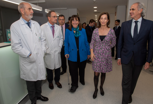 La alcadesa Susana Pérez Quislant visita las instalaciones del hospital Quirónsalud Madrid