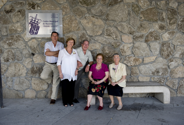 Grupo de voluntarios de los centros de mayores