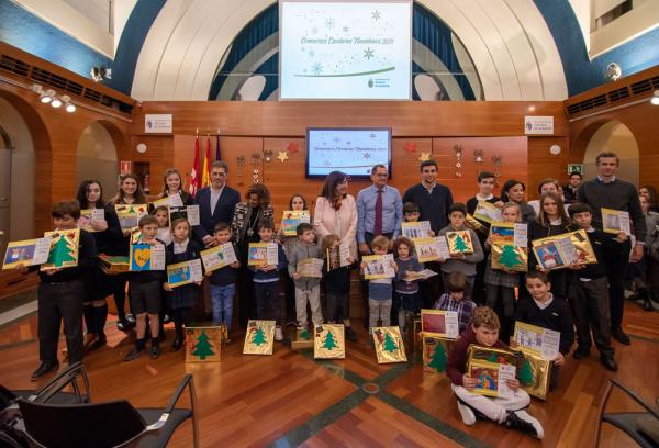 Entrega de premios de los concursos escolares navideños