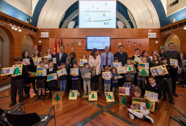 Entrega de premios de los concursos escolares navideños