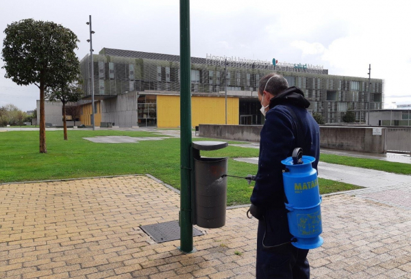 Servicios de limpieza en las cercanías de un hospital