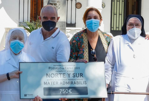 Donación premio "Pozuelo de Tapas"