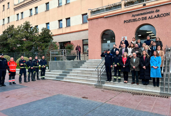 Minuto de silencio a las puertas del Ayuntamiento 