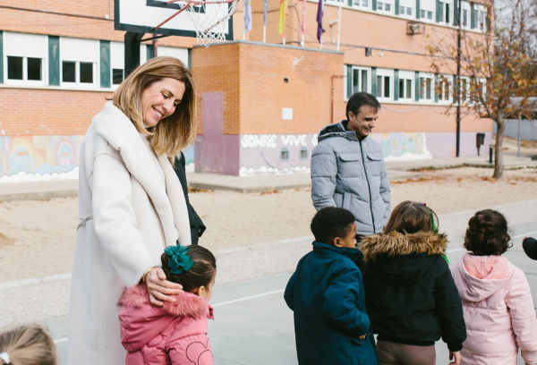 La alcaldesa visita uno de los colegios de Pozuelo de Alarcón