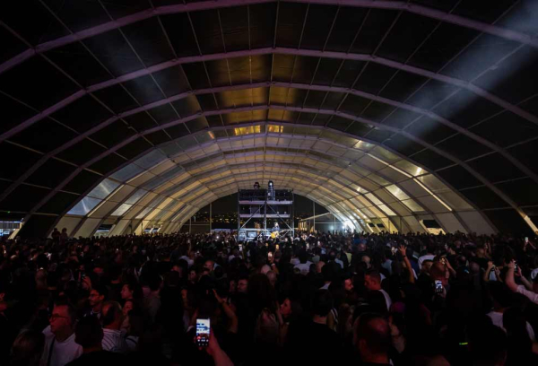 Concierto en la carpa