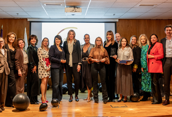 la alcaldesa Paloma Trejo con ASIMPEA