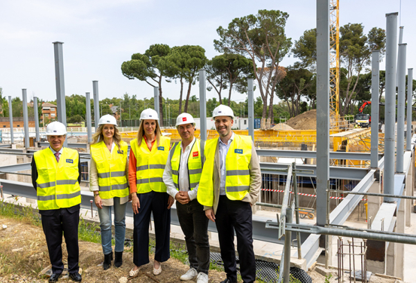 La alcaldesa en las obras del polideportivo nuevo