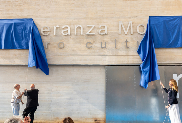 La alcaldesa inauguración