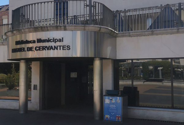 biblioteca entrada