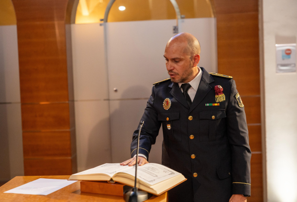 toma posesión nuevo comisario
