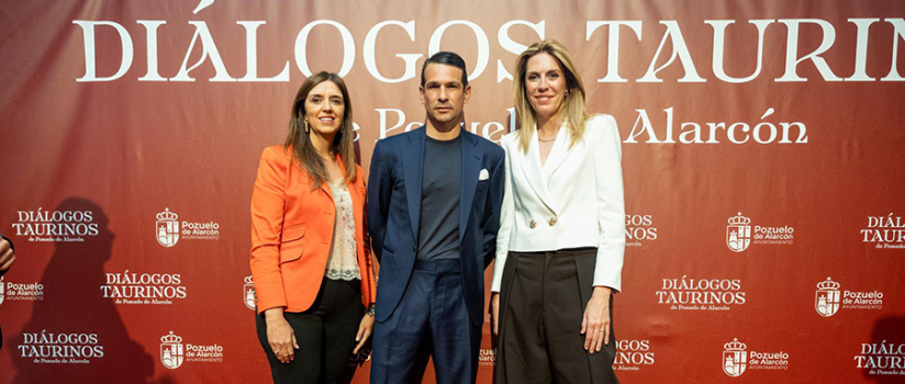 La alcaldesa y acompañantes fotocol